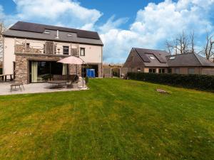 Lush holiday home with bubble bath and sauna