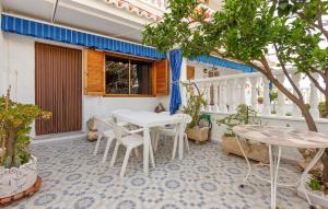 2 Bedroom Awesome Home In Santa Pola