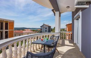 3 Bedroom Cozy Apartment In Medulin