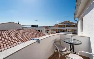 Amazing Apartment In Vrsi With Kitchen - Kod Mula