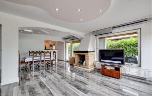 Cozy Home In Sesvete With Wifi