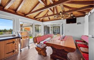 1 Bedroom Stunning Apartment In Medulin 