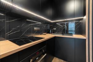 Nowy Komfortowy Apartament Warszawa Wiktoryn 6A, TV Smart, 72", WIFI