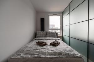 Nowy Komfortowy Apartament Warszawa Wiktoryn 6A, TV Smart, 72", WIFI