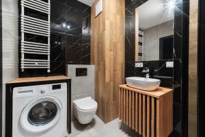 Nowy Komfortowy Apartament Warszawa Wiktoryn 6A, TV Smart, 72", WIFI