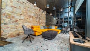 Loft Garden Villa - 4 Br, 3 Ba, Sleeps 10, 7 min to downtown