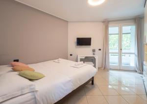 Penthouse in Milan - 2 terraces and Netflix