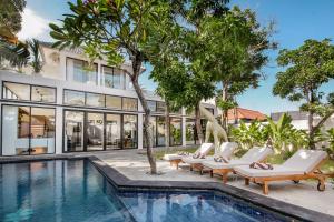Villa Giraffe Seminyak, 4br short walk to Potato Head