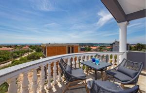 Nice Apartment In Medulin With Kitchen