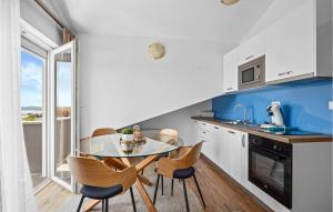 Nice Apartment In Medulin With Kitchen