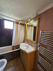 Orestis Family House