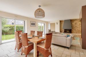 Maison de pierre pour 8 avec beau jardin