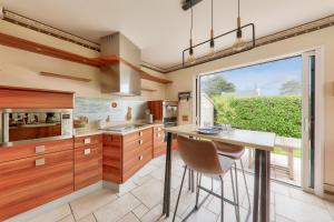 Maison de pierre pour 8 avec beau jardin