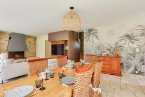 Maisons de vacances Maison de pierre pour 8 avec beau jardin : photos des chambres