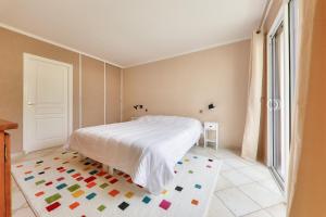 Maisons de vacances Maison de pierre pour 8 avec beau jardin : photos des chambres