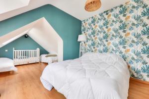 Maisons de vacances Maison de pierre pour 8 avec beau jardin : photos des chambres