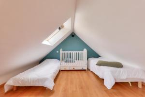 Maisons de vacances Maison de pierre pour 8 avec beau jardin : photos des chambres