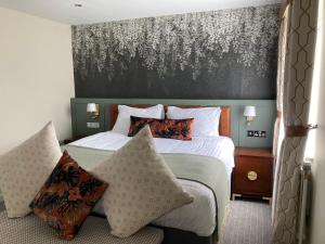 Superior Suite room in Blue Bell Lodge Hotel