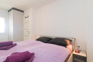 Apt DION with garden and terrace, just 200m from the beach