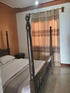 Julian's guest house and Bistro - Beta