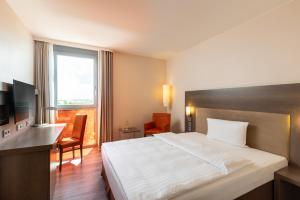 Standard Double Room room in IntercityHotel Berlin Brandenburg Airport