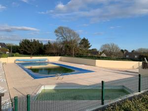Maisons de vacances Maison grande terrasse vue mer - Plage et GR34 a 400m : photos des chambres