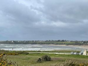 Maisons de vacances Maison grande terrasse vue mer - Plage et GR34 a 400m : photos des chambres