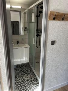 Maisons de vacances Maison grande terrasse vue mer - Plage et GR34 a 400m : photos des chambres