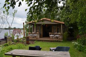 Luxury Experience in Off The Grid Lodge at an Amazing Lake Vinkeveense Plassen