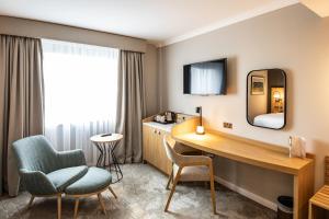 Crowne Plaza London - Gatwick Airport by IHG
