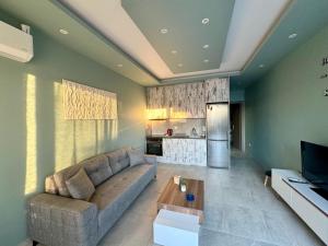 Akrotiri Luxury Suites