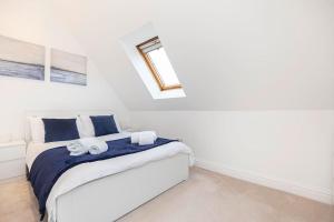 VIEWPOINT 3 by BOURNECOAST - A Clifftop Apartment with Captivating Sea Views and Balcony - FM6184