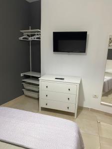 DELUXE ROOM IN APARTMENT SHARED in Los Cristianos Playa HabitaciónSTANZA air-conditioned