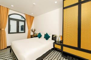 Phòng Tiêu Chuẩn Giường Lớn (Standard King Room)