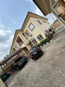 Sukaad Apartment - Kado