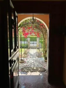 Bougainvillea House - Strongylí