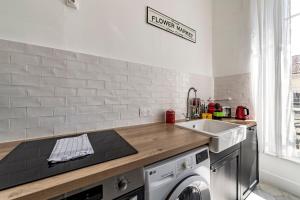 All in Lyon | T2 rénové 2024 – Lyon 6 Villeurbanne