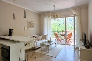 GН Apartmani with Mountains view