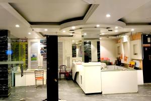 Hotel Crystal Deluxe at New Delhi Railway Station