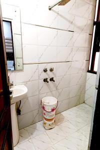 Hotel Crystal Deluxe at New Delhi Railway Station