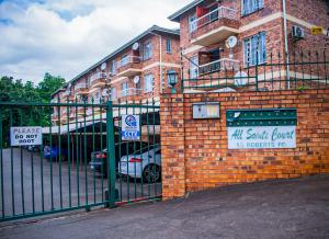 2 Bedroom Apartment with Modern Finishes Hill Tud Stays