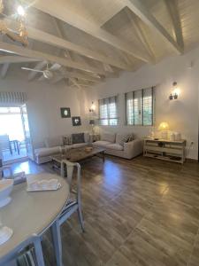 Calm & Luxury House In Parga