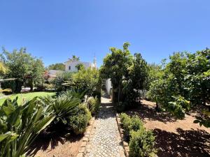 Alvor Traditional Villa With Pool by Homing