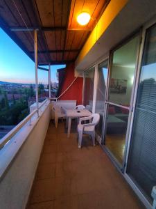 Labino Apartments 1 Red Passion