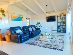 Delight in Birch-Lake View Holiday Home