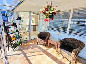 Delight in Birch-Lake View Holiday Home