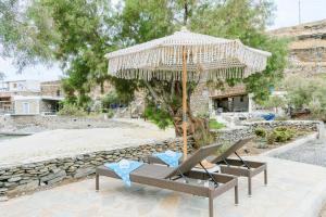 Beachfront bungalow in the area of Kampi, near Koundouros