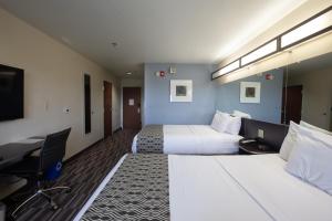 Queen Room with Two Queen Beds - Disability Access/Non-Smoking room in Microtel Inn & Suites by Wyndham Waynesburg