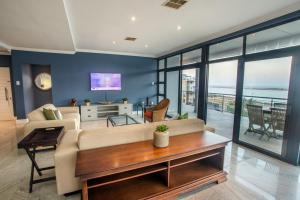 Stay at The Point - Palatial Private Penthouse