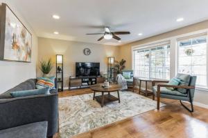 Park and Mountain View, near Downtown Everett, Boeing